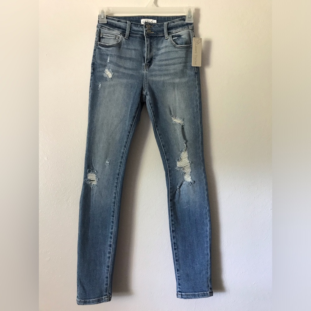 CELLO Womens / Juniors Cropped Skinny Distressed Blue Jeans Size 7 NWT